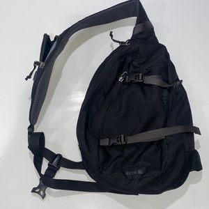 Patagonia Atom 8L sling bag